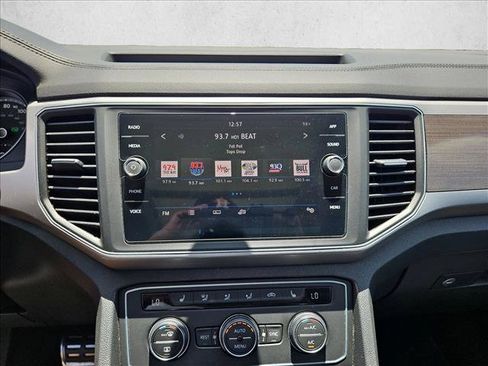 Used 2019 Volkswagen Atlas SE w/ Panoramic Sunroof Package FWD image 14