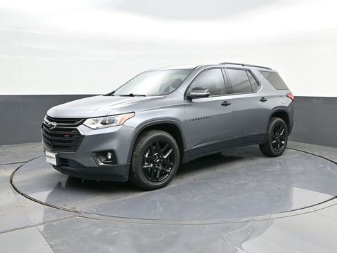 Used 2021 Chevrolet Traverse RS image 1