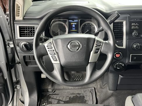 Used 2017 Nissan Titan S image 13