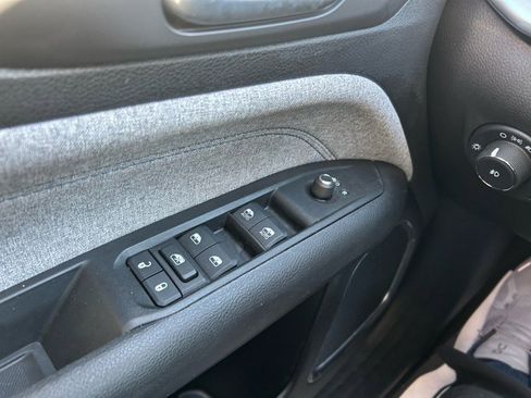 Used 2022 Jeep Compass Latitude image 18