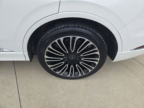 Certified 2023 Lincoln Aviator Black Label w/ Dynamic Handling Package image 22