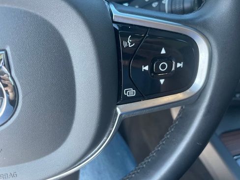 Used 2023 Volvo XC60 B5 Plus image 13