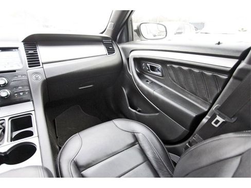 Used 2018 Ford Taurus SEL w/ Equipment Group 201A image 9