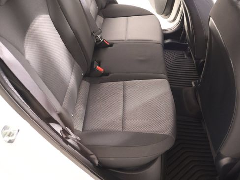 Used 2025 Kia Soul LX w/ LX Technology Package FWD image 13