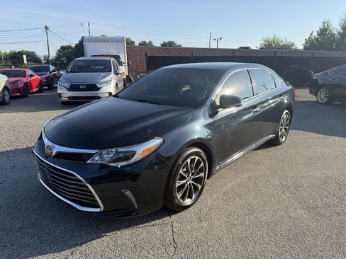 Used 2018 Toyota Avalon XLE FWD image 1