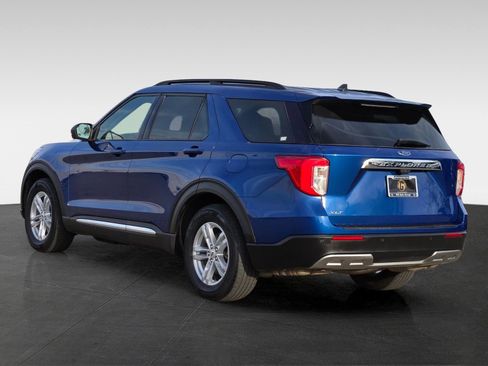 Used 2023 Ford Explorer XLT w/ Equipment Group 202A RWD image 6
