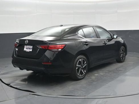 Used 2025 Nissan Sentra SV FWD image 2