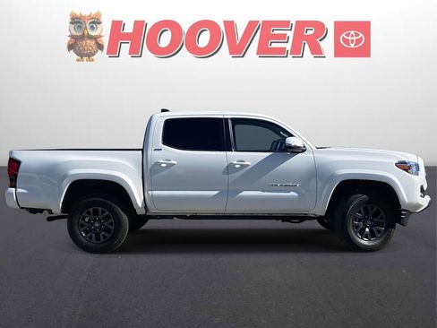 Used 2023 Toyota Tacoma SR5 w/ Technology Package image 2