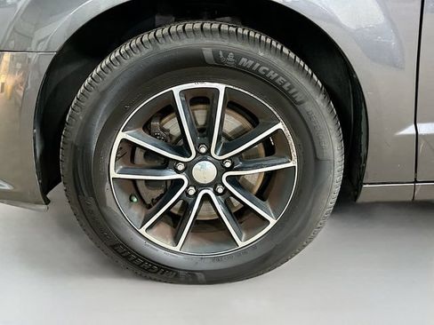 Used 2016 Dodge Grand Caravan R/T w/ Driver Convenience Group FWD image 33