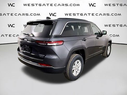 New 2025 Jeep Grand Cherokee Laredo image 8