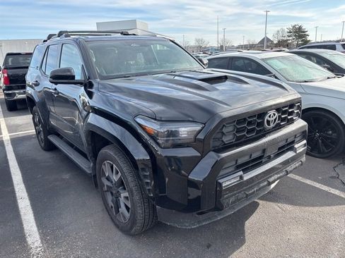 Used 2025 Toyota 4Runner TRD Sport Premium image 2