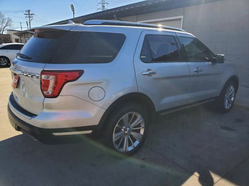 Used 2019 Ford Explorer Limited w/ Class III Trailer Tow Package image 6