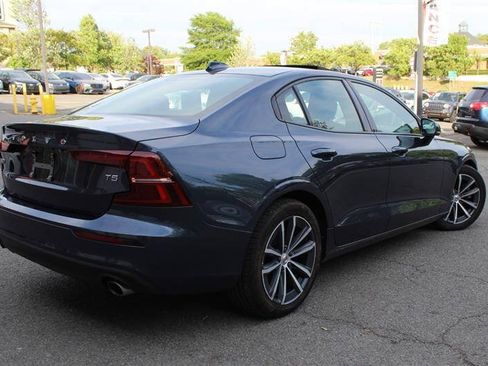Used 2021 Volvo S60 T5 Momentum FWD image 5