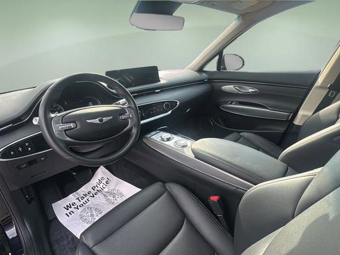 Used 2025 Genesis GV70 2.5T w/ Select Package AWD/4WD image 14