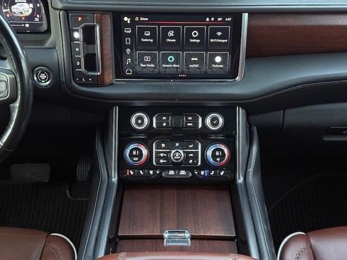 Used 2023 GMC Yukon XL Denali Ultimate image 23