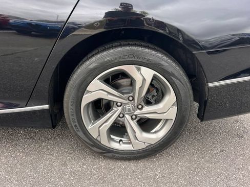Used 2018 Honda Accord EX image 30