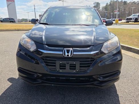 Used 2017 Honda HR-V LX image 2