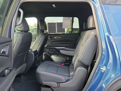 Used 2024 Chevrolet Traverse LT w/ LPO, Floor Liner Package FWD image 14