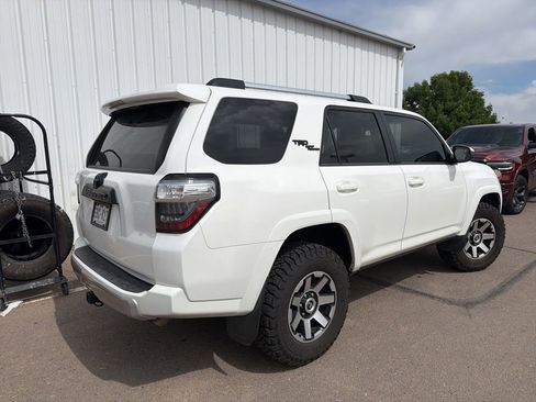 Used 2018 Toyota 4Runner TRD Off-Road AWD/4WD image 3