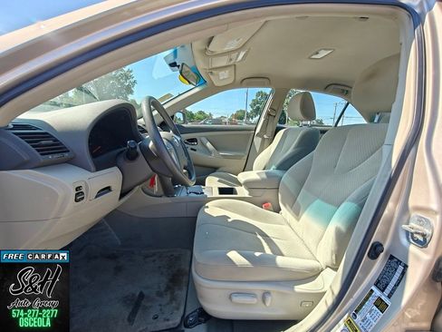 Used 2009 Toyota Camry LE FWD image 16