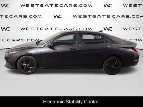 Used 2022 Hyundai Elantra SEL FWD image 5