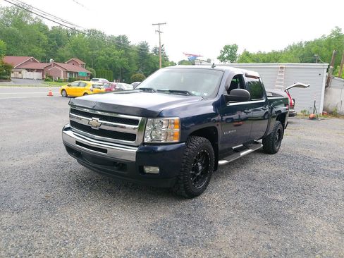 Used 2011 Chevrolet Silverado 1500 LT w/ All-Star Edition AWD/4WD image 4