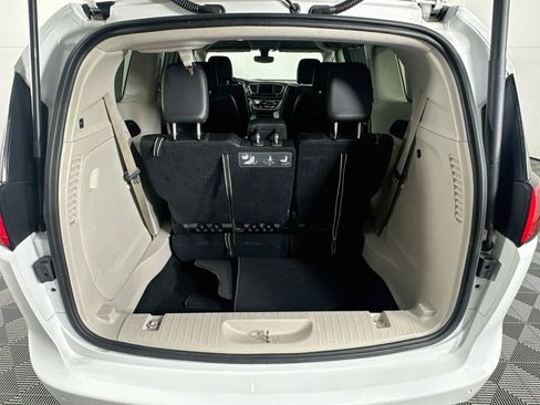 Used 2019 Chrysler Pacifica Touring-L FWD image 30
