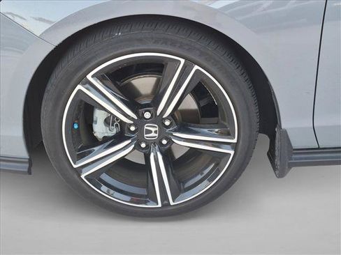 Used 2024 Honda Accord Sport image 9