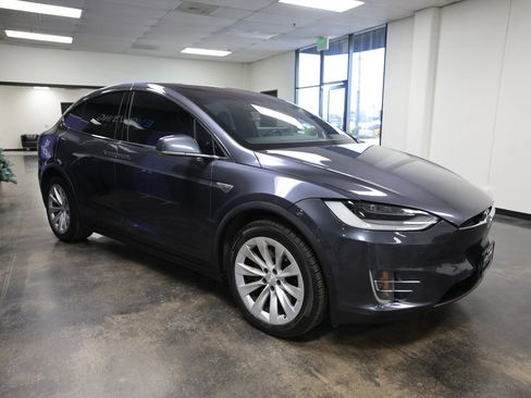 Used 2016 Tesla Model X 90D AWD/4WD image 6