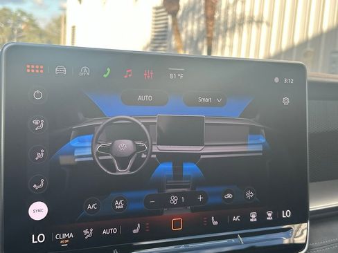 New 2026 Volkswagen Tiguan SE R-Line FWD image 17