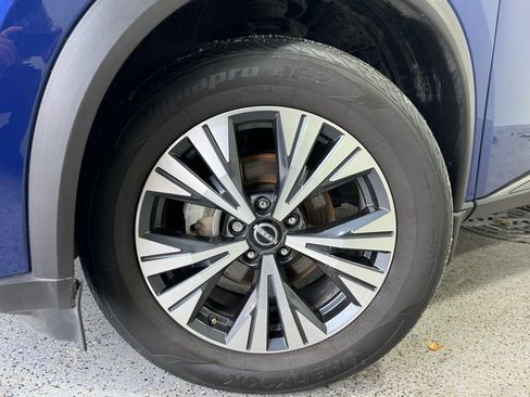 Used 2023 Nissan Rogue SV image 6