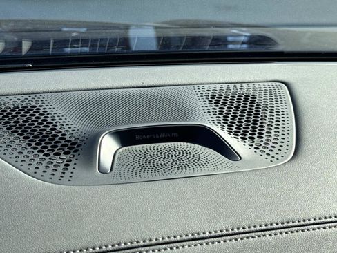 Used 2025 BMW X5 M60i image 21