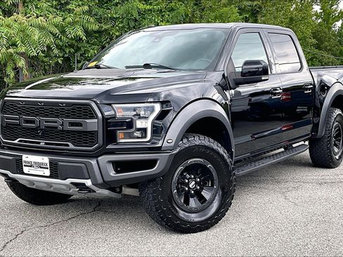 Used 2018 Ford F150 Raptor w/ Equipment Group 802A Luxury AWD/4WD image 3
