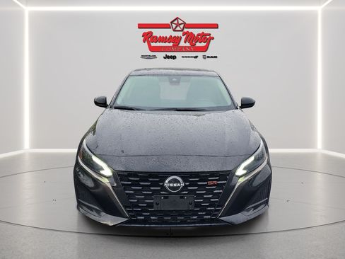 Used 2023 Nissan Altima 2.5 SR w/ SR Premium Package FWD image 8