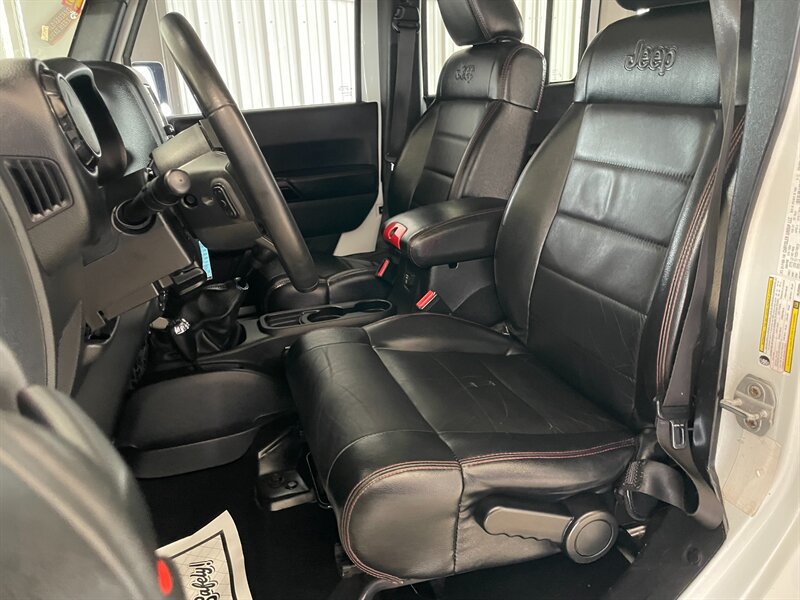 Used 2012 Jeep Wrangler Unlimited Sahara AWD/4WD image 13