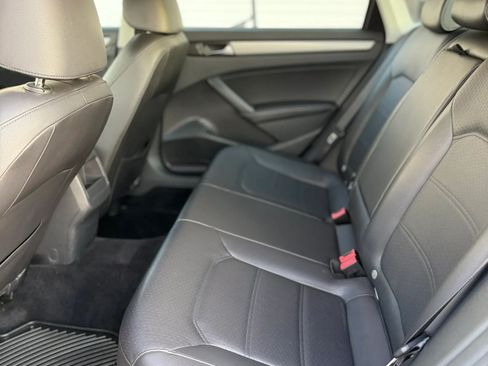 Used 2014 Volkswagen Passat 1.8T Wolfsburg Edition FWD image 13