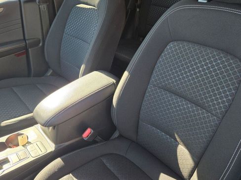 Used 2025 Ford Escape Active image 17