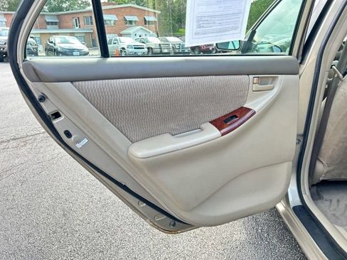 Used 2006 Toyota Corolla LE w/ Audio Value Pkg FWD image 12