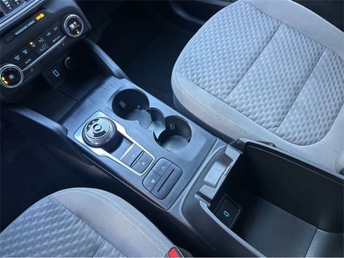 Used 2020 Ford Escape SE image 32