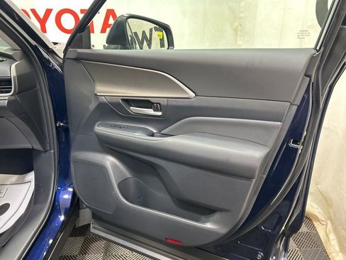 Used 2026 Toyota Grand Highlander AWD image 8