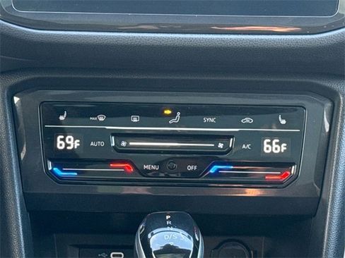 Used 2023 Volkswagen Tiguan SE image 29