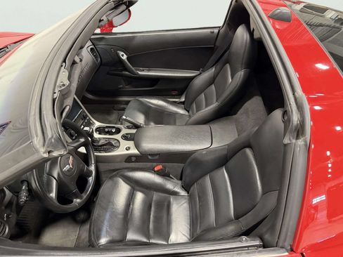 Used 2005 Chevrolet Corvette Coupe w/ Preferred Equipment Group RWD image 22