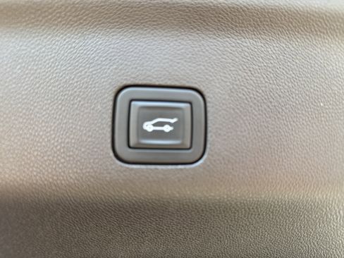 Used 2023 GMC Yukon Denali w/ Denali Reserve Package image 41