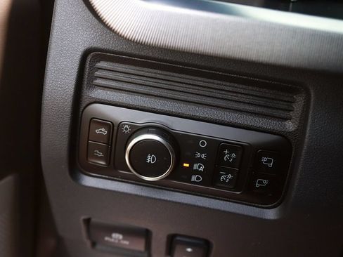 Used 2025 Ford F350 Platinum AWD/4WD image 30