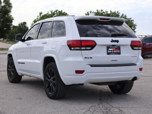 Used 2018 Jeep Grand Cherokee Altitude AWD/4WD image 11