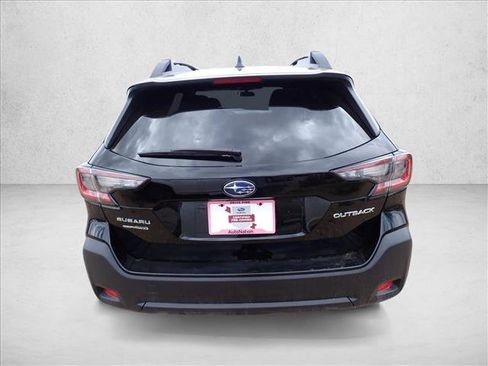 Used 2025 Subaru Outback Premium AWD/4WD image 3