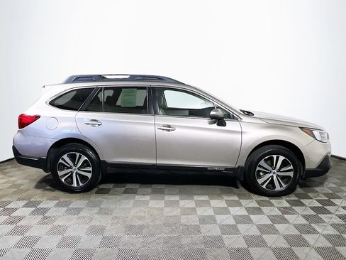 Used 2019 Subaru Outback 2.5i Limited w/ Popular Package #2 AWD/4WD image 8
