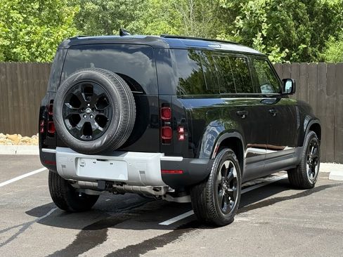 New 2025 Land Rover Defender 110 S image 6