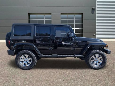 Used 2013 Jeep Wrangler Unlimited Sahara w/ Connectivity Group AWD/4WD image 4