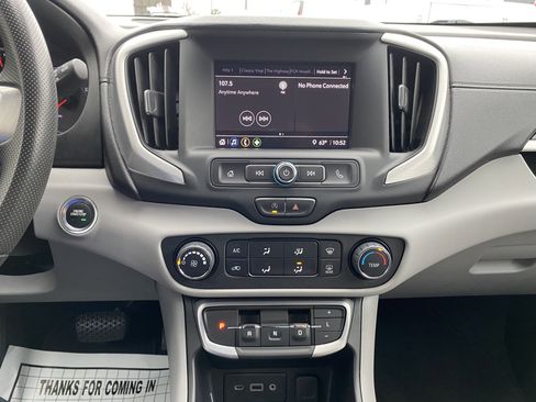 Used 2024 GMC Terrain SLE image 24